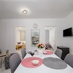شقة Gemuetliche 5 By Interhome *