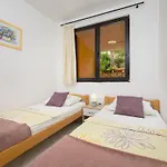 Gemuetliche 5 By Interhome Štinjan