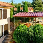 Gemuetliche 5 By Interhome Štinjan