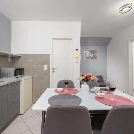 דירה Gemuetliche 5 By Interhome שטיניאן