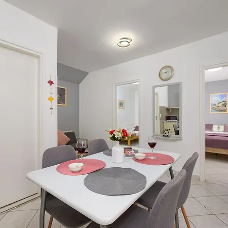 דירה Gemuetliche 5 By Interhome שטיניאן