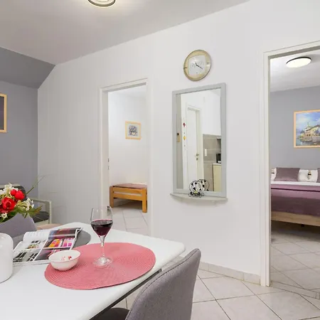 Gemuetliche 5 By Interhome *