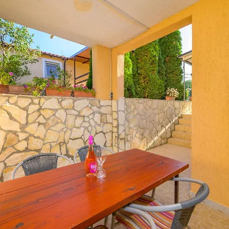 Gemuetliche 5 By Interhome