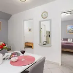Gemuetliche 5 By Interhome *