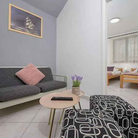 Daire Gemuetliche 5 By Interhome