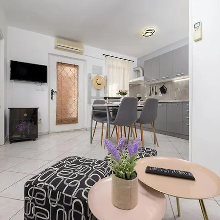 Daire Gemuetliche 5 By Interhome Štinjan
