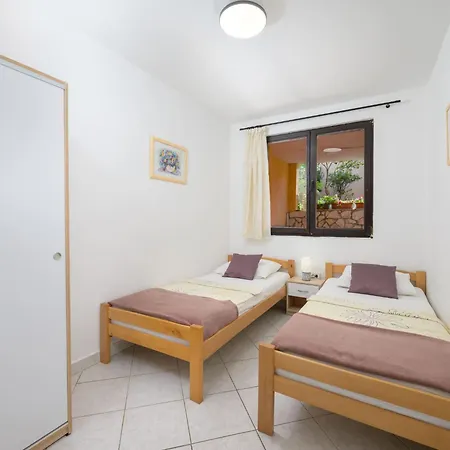 Daire Gemuetliche 5 By Interhome