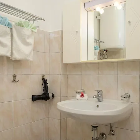 Daire Gemuetliche 5 By Interhome *