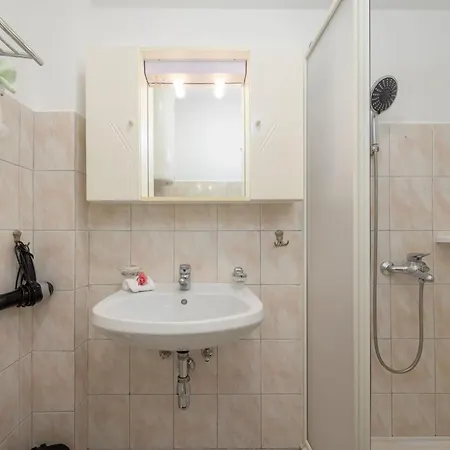 Gemuetliche 5 By Interhome
