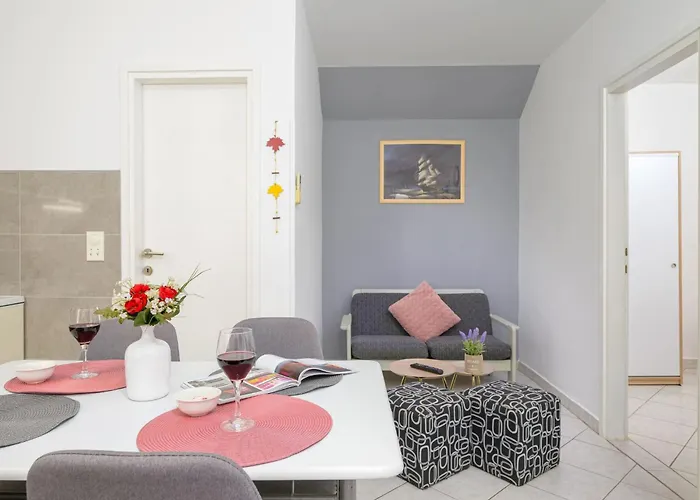 Apartman Gemuetliche 5 By Interhome